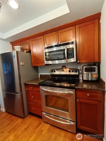 $306,000 | 14006 Southeast 6th Street, Unit 14, Bellevue, WA 98007