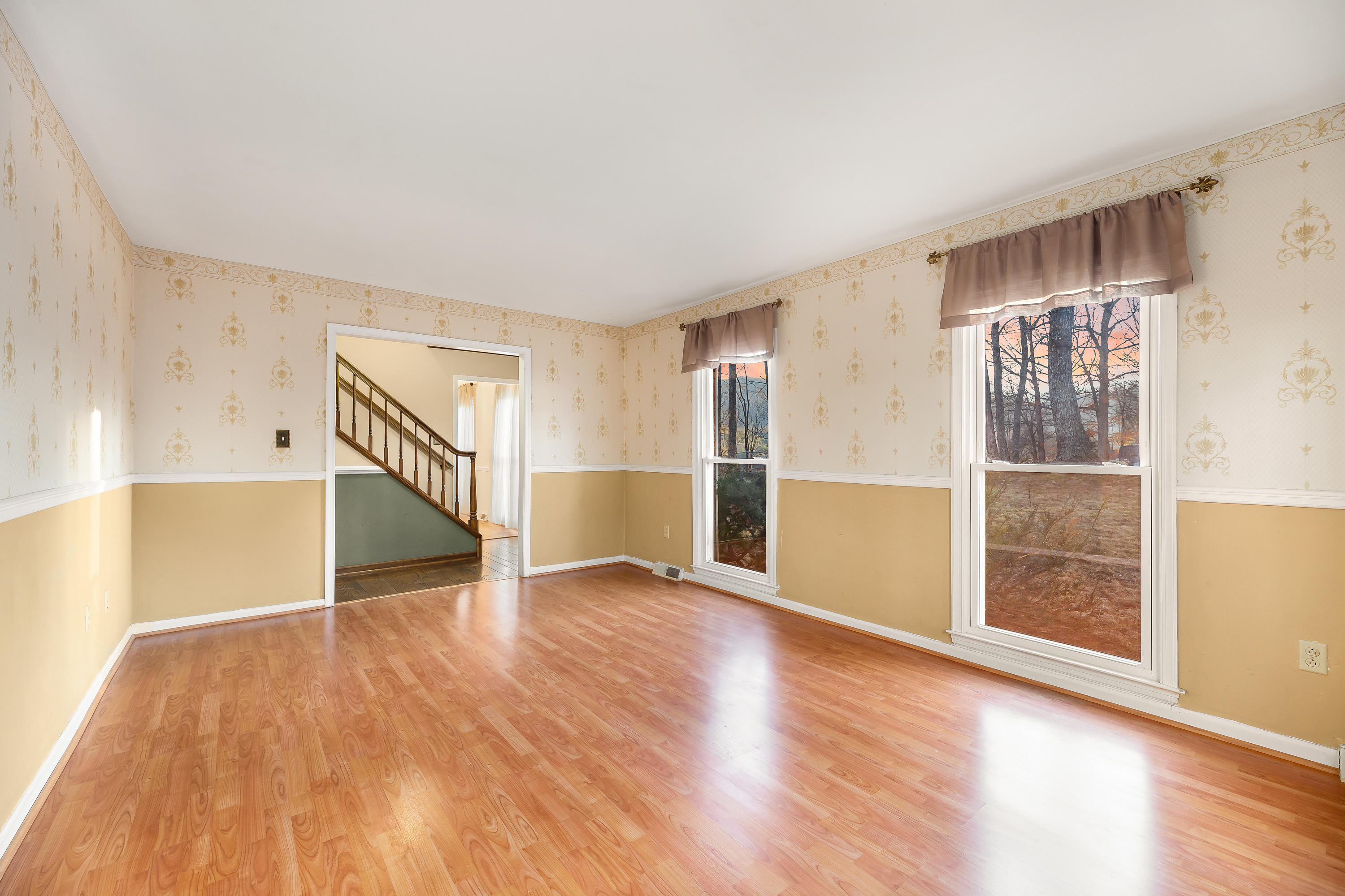 5950 Country View Road Roanoke, VA 24018 - Photo 11 of 38 IMG_322_12