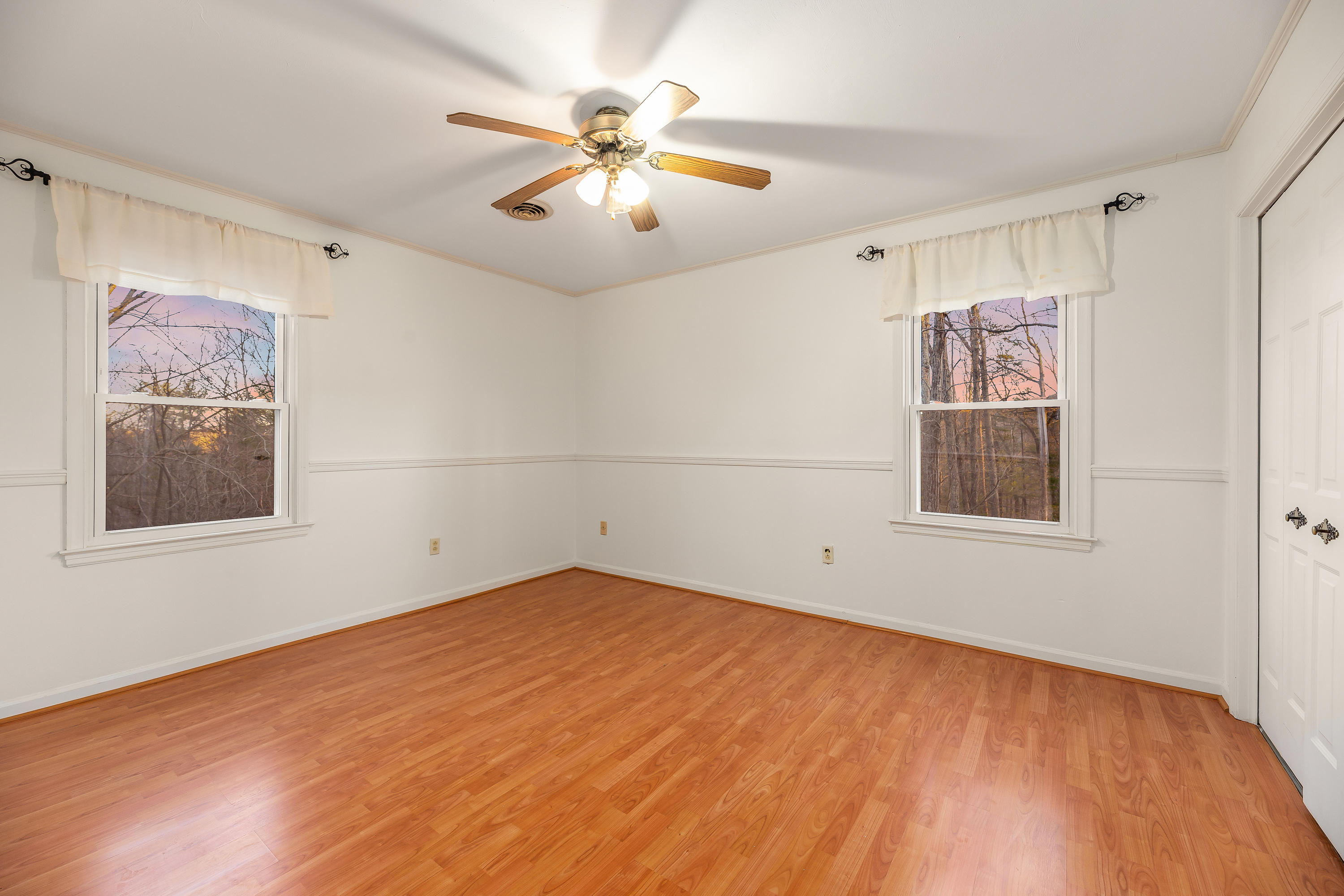 5950 Country View Road Roanoke, VA 24018 - Photo 23 of 38 IMG_322_31
