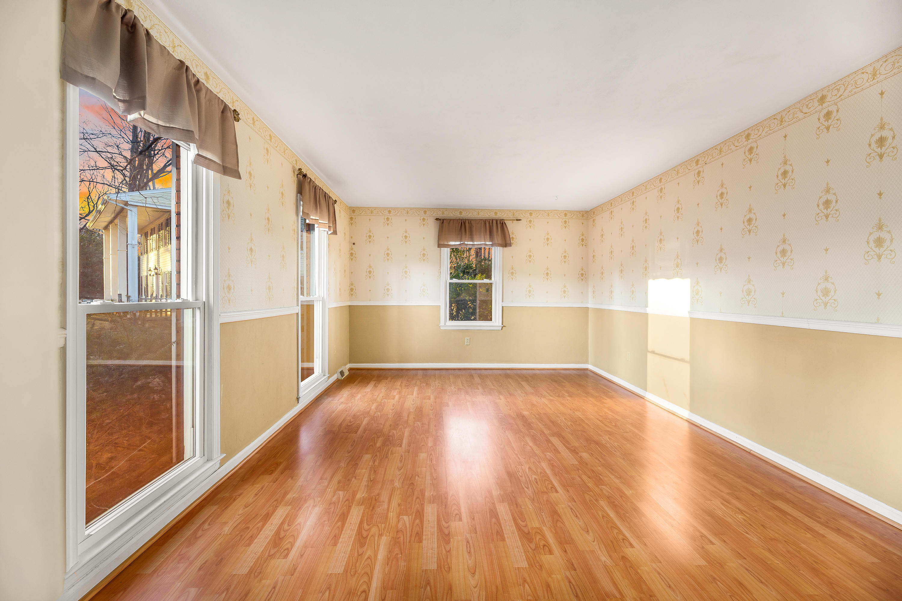 5950 Country View Road Roanoke, VA 24018 - Photo 24 of 38 IMG_322_11
