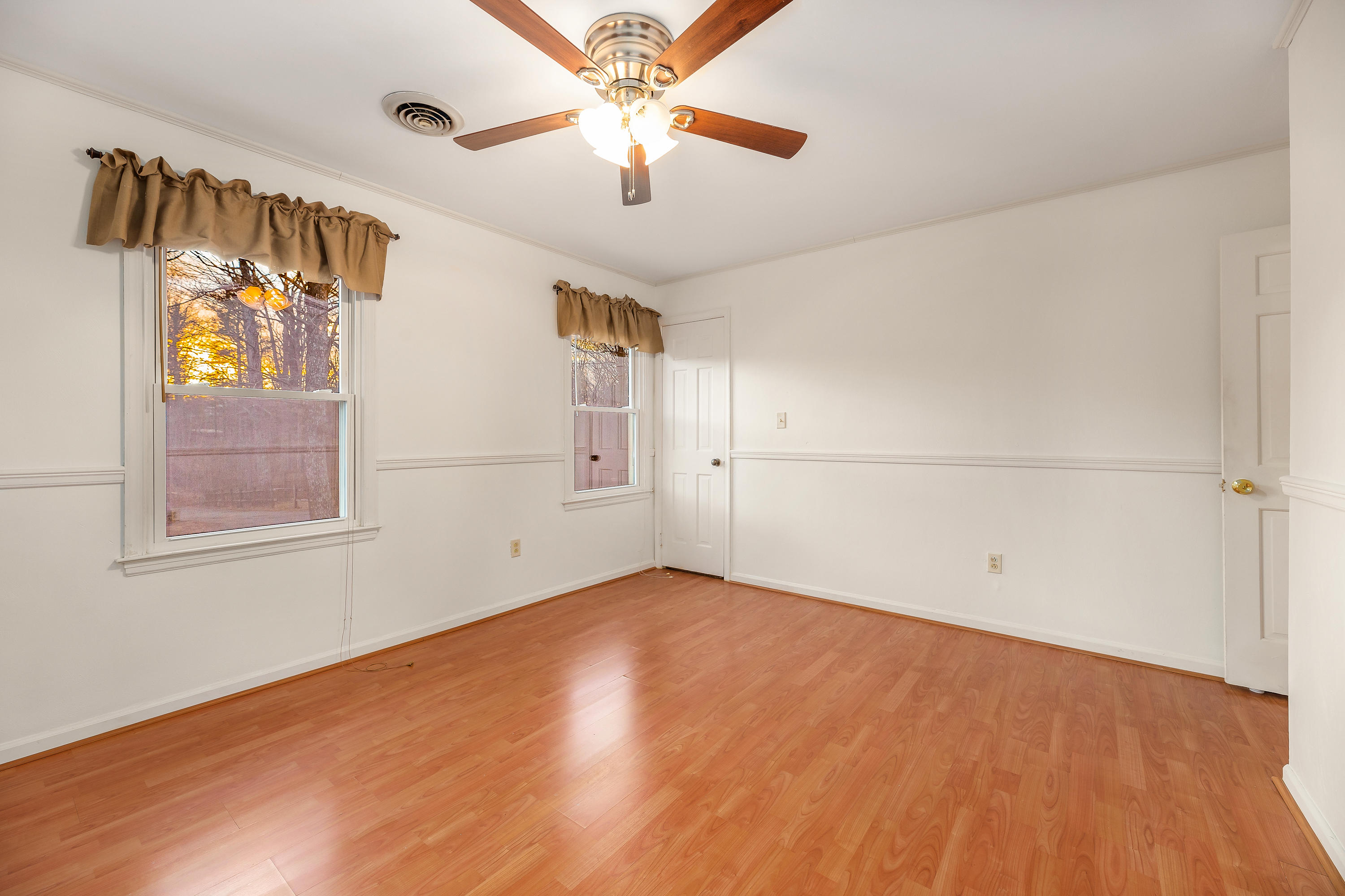 5950 Country View Road Roanoke, VA 24018 - Photo 27 of 38 IMG_322_34