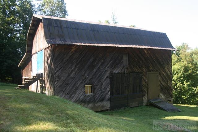 993 Clark Swift Road Vilas, NC 28692 - Photo 3 of 23 Gallery Image 3