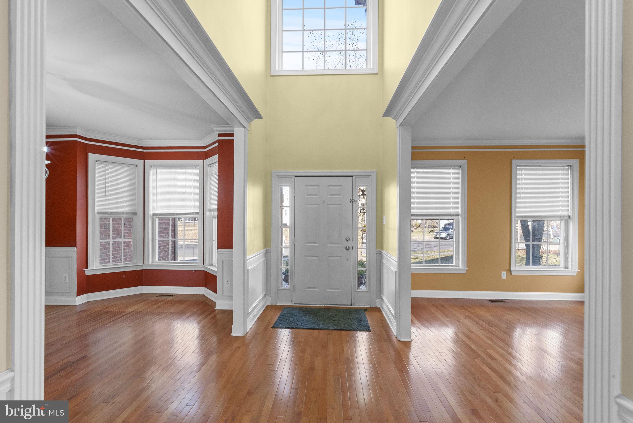80 Meadow Run Road Bordentown, NJ 08505 - Photo 3 of 62 2 story entry foyer