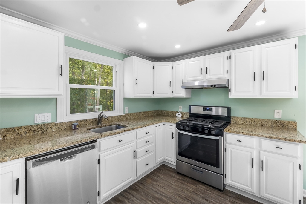 7 Lorraine Road Worcester, MA 01604 - Photo 8 of 29 Gallery Image 8