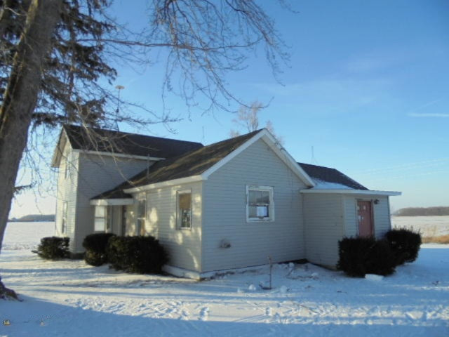 8084 Garfield Road Middleton, MI 48856 - Photo 3 of 21 263-417171 front side