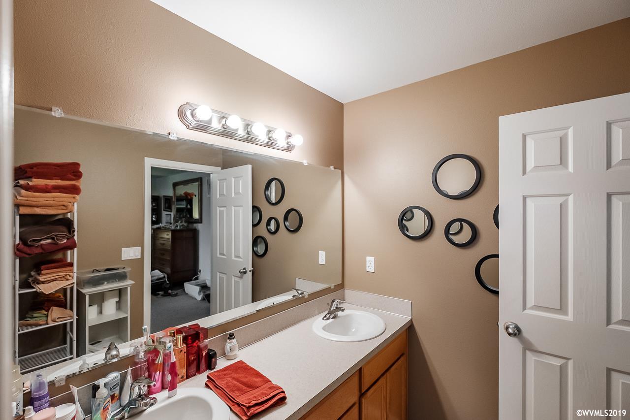 1679 Baxter Road Southeast Salem, OR 97306 - Photo 25 of 41 Gallery Image 25