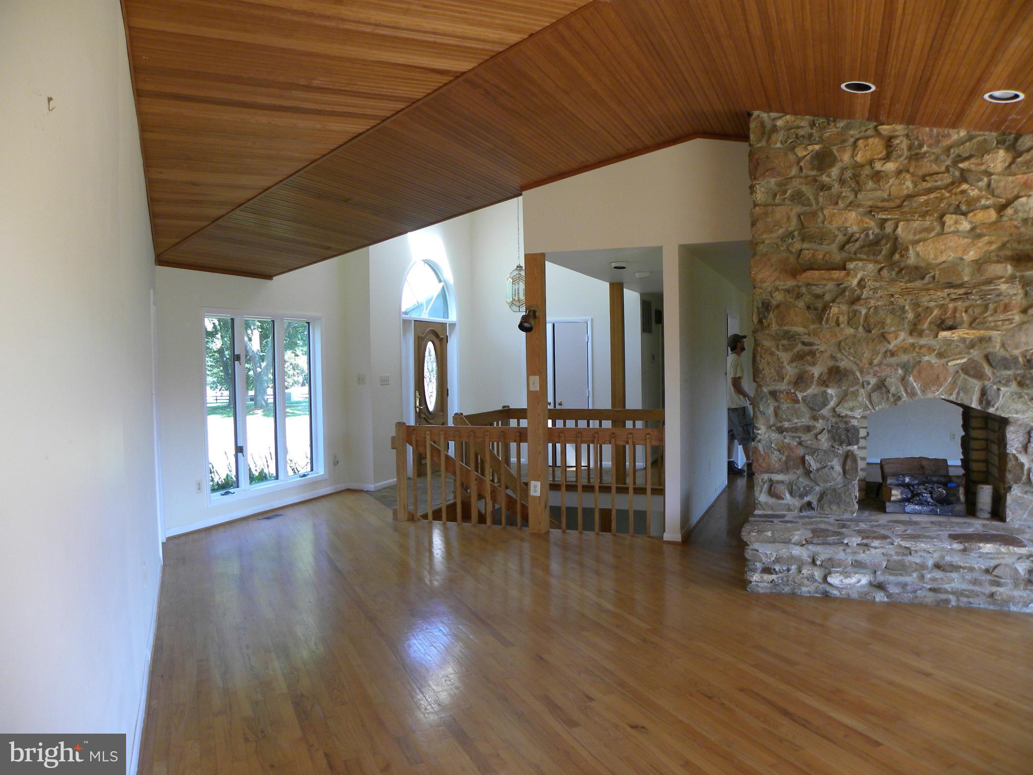 23960 Champe Ford Road Middleburg, VA 20117 - Photo 11 of 30 Living Room