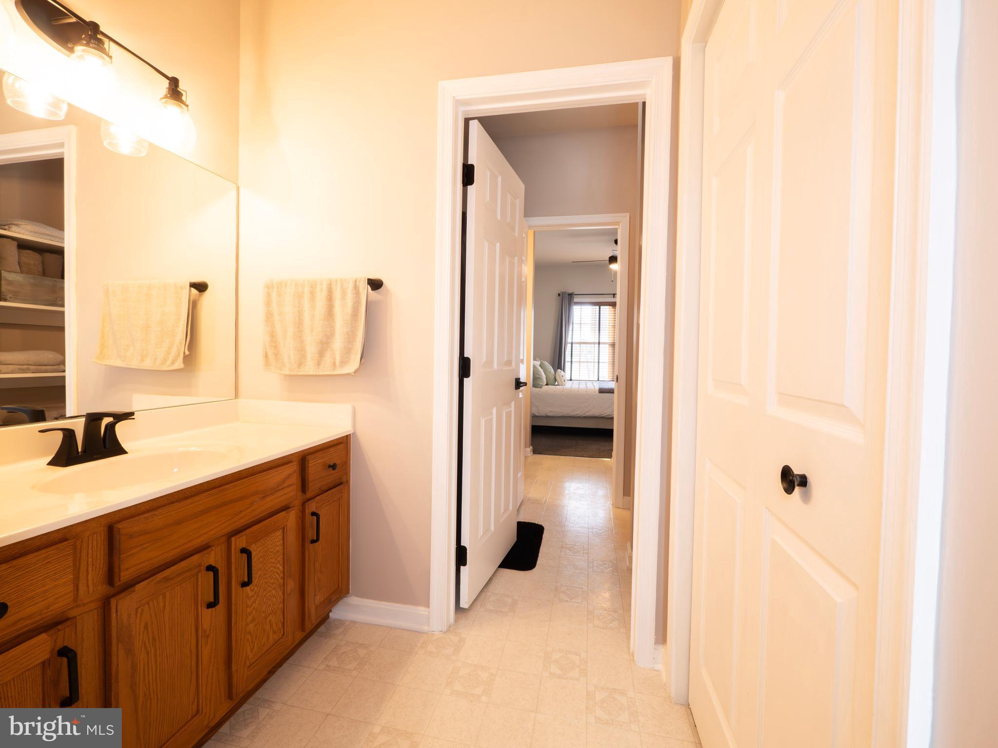 1225 Brown Road Martinsburg, WV 25404 - Photo 22 of 32 Jack-n-Jill full bath