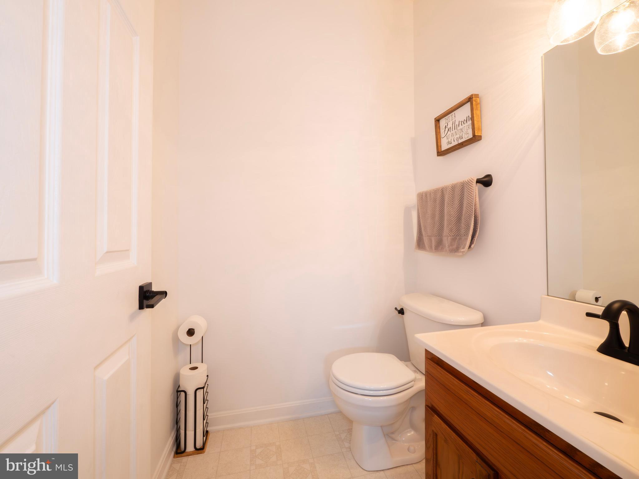 1225 Brown Road Martinsburg, WV 25404 - Photo 28 of 32 Powder room