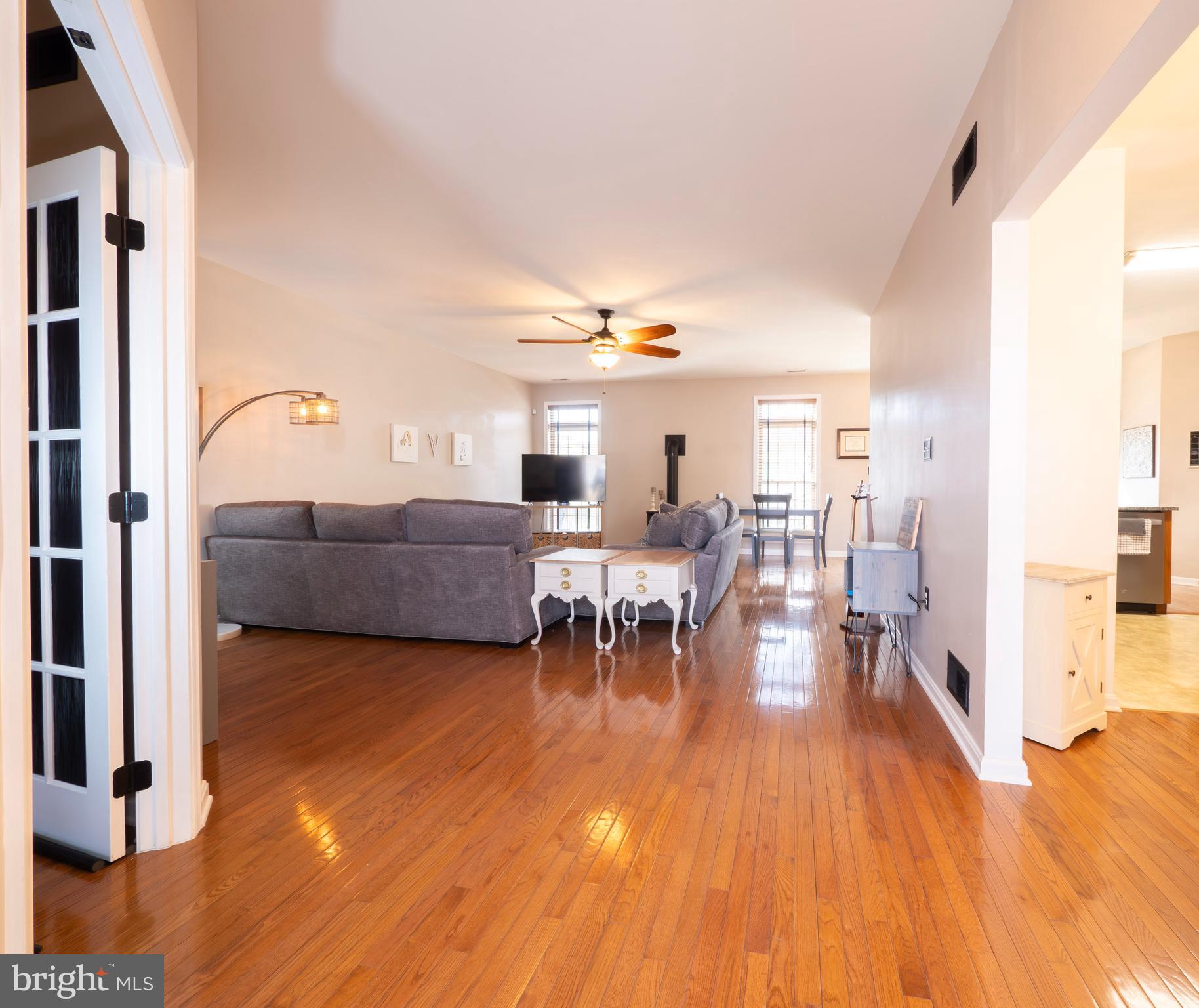 1225 Brown Road Martinsburg, WV 25404 - Photo 3 of 32 Large, open foyer