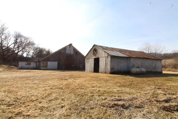 $325,000 | 17896 Skunk Hollow Road, Mount Carroll, IL 61053