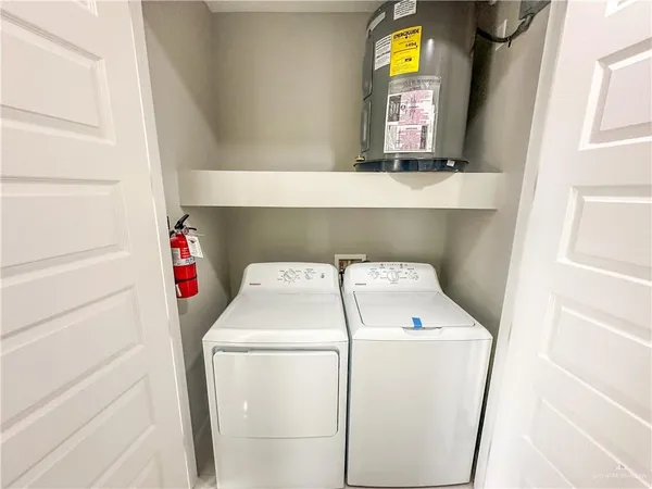 $1,300 | 2002 East 1st Street, Unit 2, Mission, TX 78572