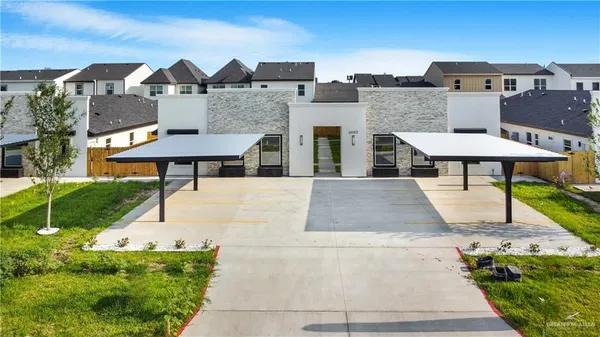 $1,300 | 2002 East 1st Street, Unit 2, Mission, TX 78572