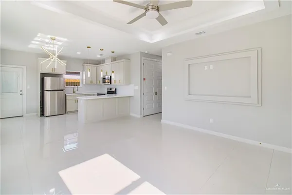 $1,300 | 2002 East 1st Street, Unit 2, Mission, TX 78572