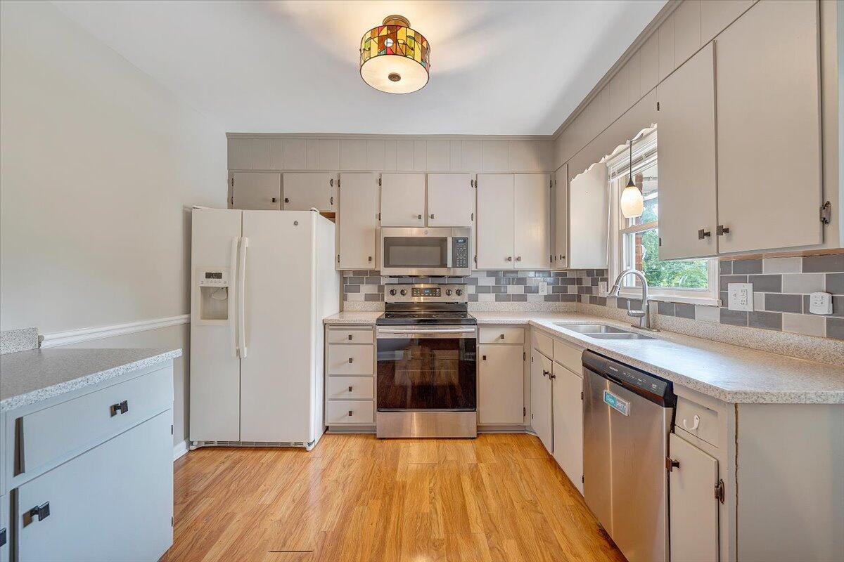 5229 Cave Spring Lane Roanoke, VA 24018 - Photo 15 of 63 13-MIB05275