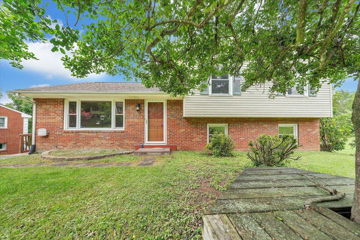 5229 Cave Spring Lane Roanoke, VA 24018 - Photo 2 of 63 46-MIB05386