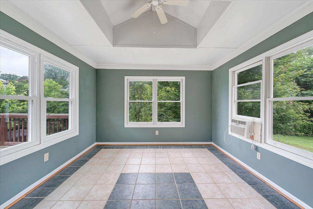 5229 Cave Spring Lane Roanoke, VA 24018 - Photo 22 of 63 20-MIB05299