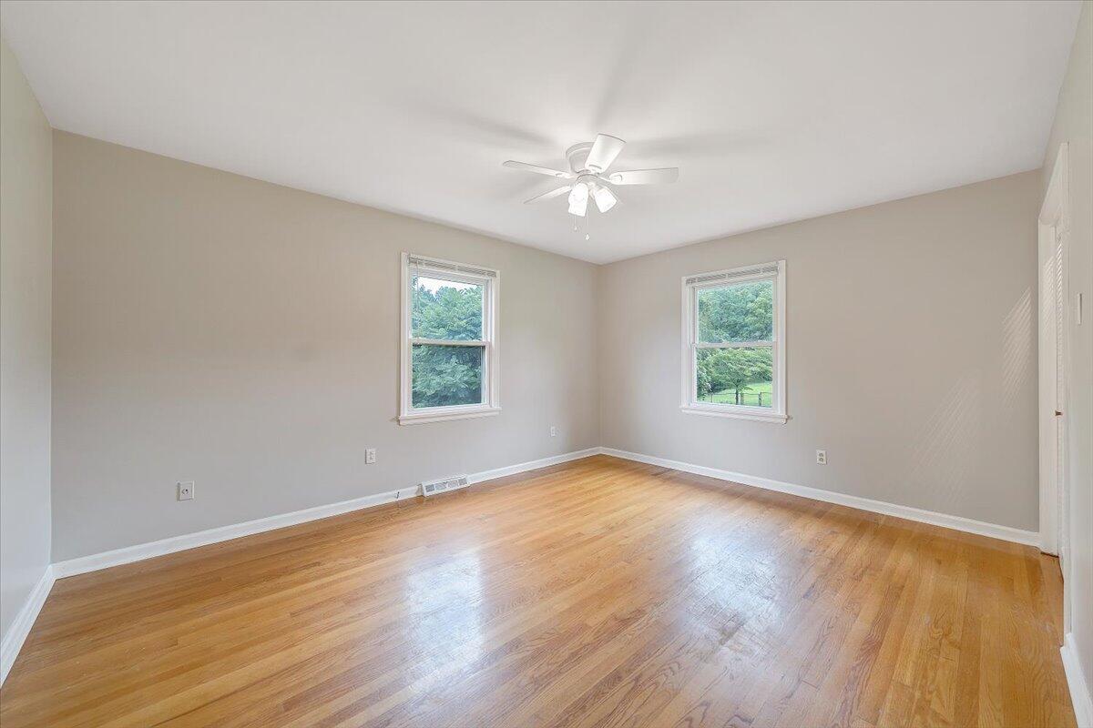 5229 Cave Spring Lane Roanoke, VA 24018 - Photo 26 of 63 24-MIB05311