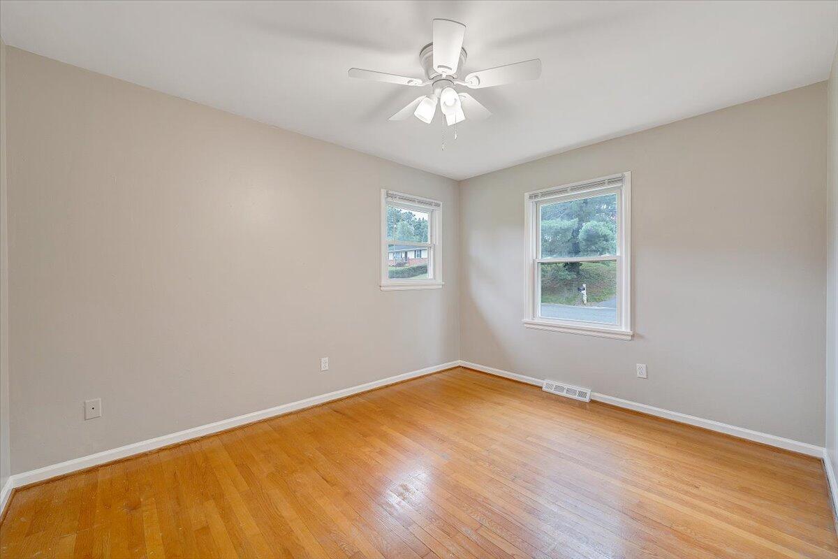 5229 Cave Spring Lane Roanoke, VA 24018 - Photo 30 of 63 28-MIB05326