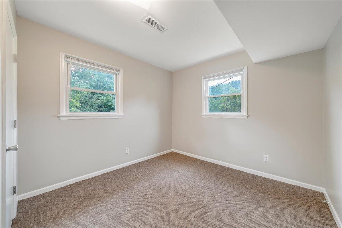 5229 Cave Spring Lane Roanoke, VA 24018 - Photo 37 of 63 35-MIB05347