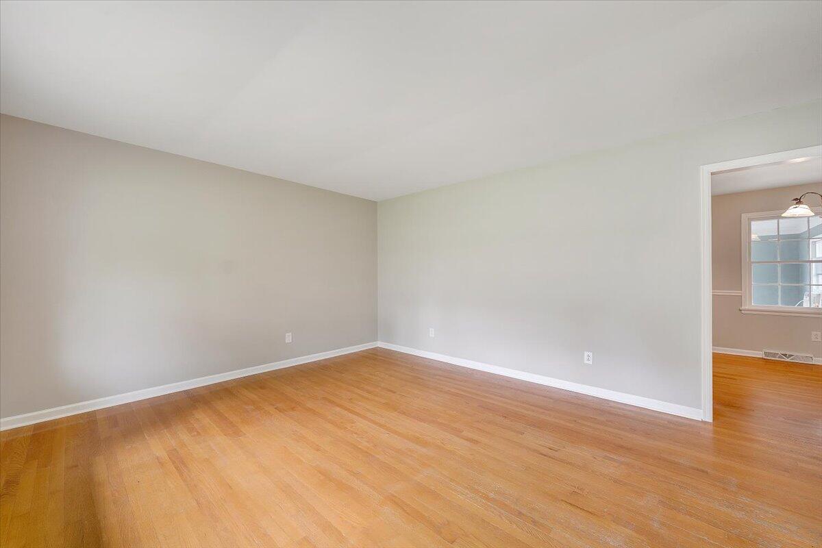 5229 Cave Spring Lane Roanoke, VA 24018 - Photo 9 of 63 07-MIB05254