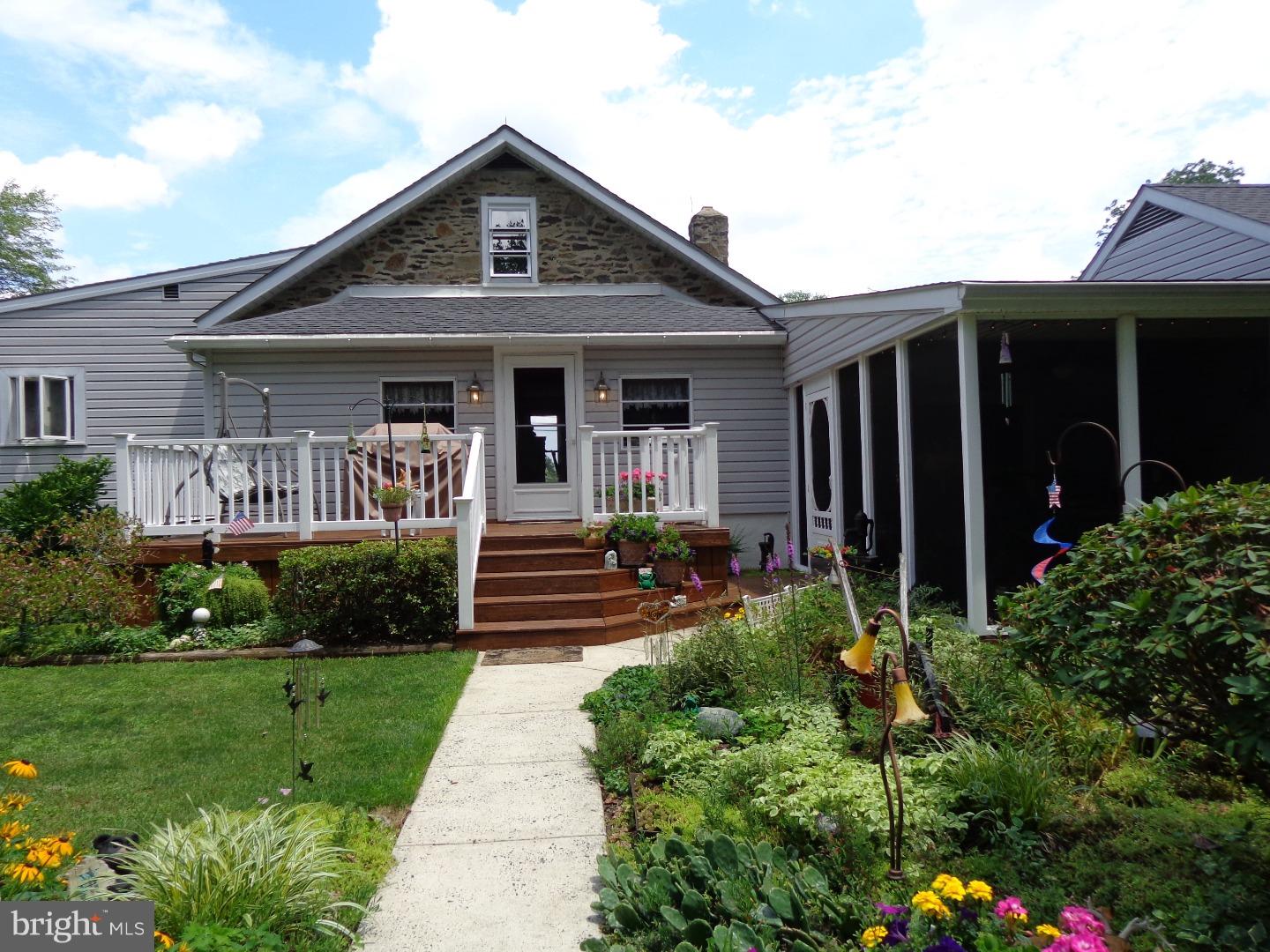 1570 Fels Road Pennsburg, PA 18073 - Photo 20 of 25 Deck
