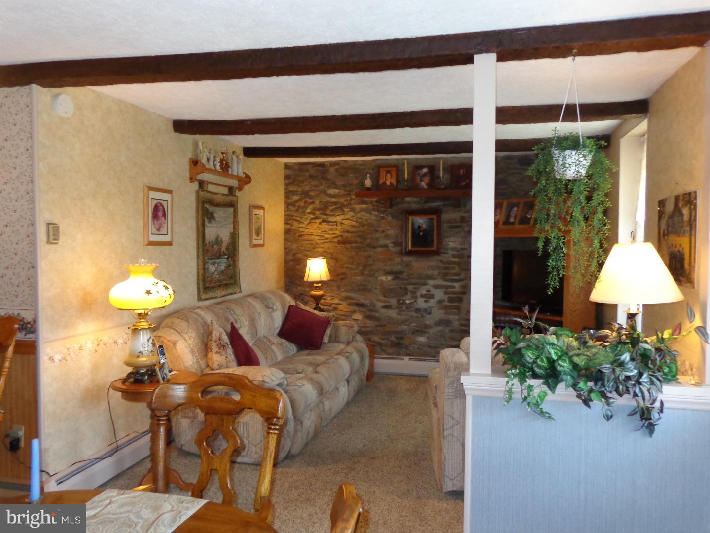 1570 Fels Road Pennsburg, PA 18073 - Photo 6 of 25 Living Room