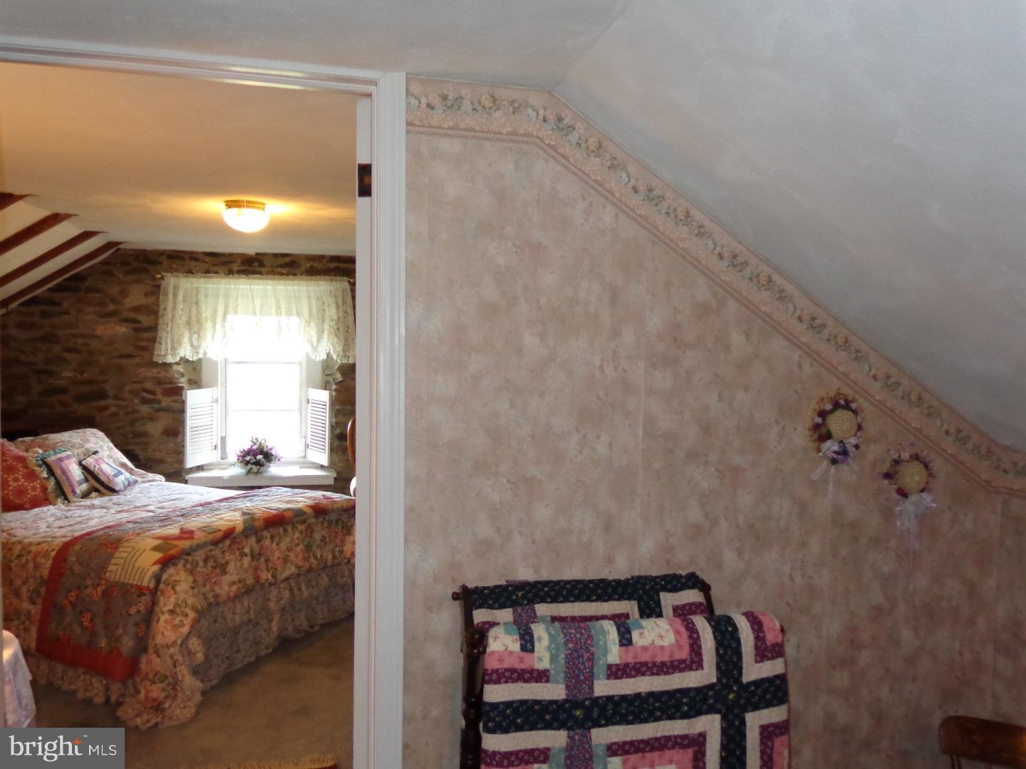 1570 Fels Road Pennsburg, PA 18073 - Photo 10 of 25 Hallway