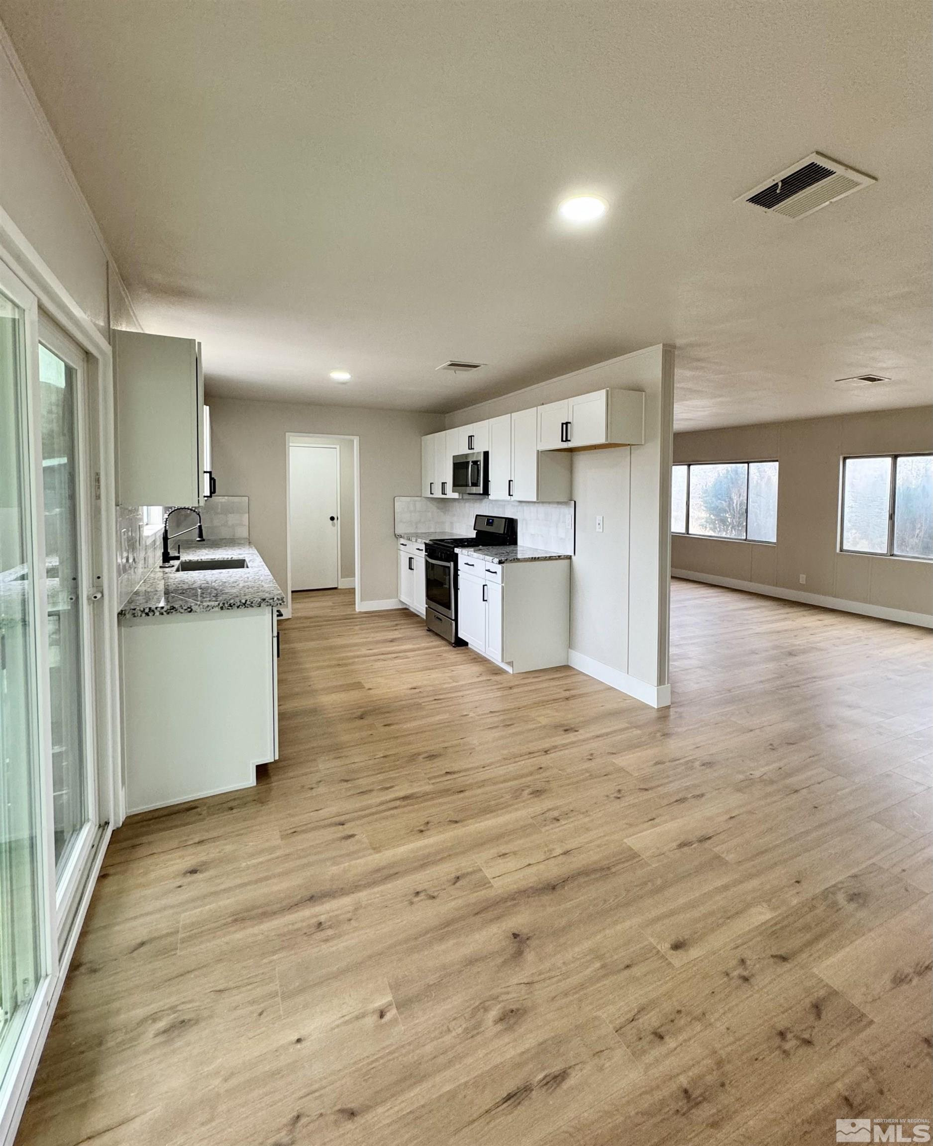 4055 Bobolink Circle Reno, NV 89508 - Photo 8 of 19 Photo 8