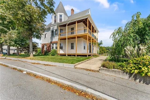 $679,900 | 1 Bouvier Avenue, Lincoln, RI 02838