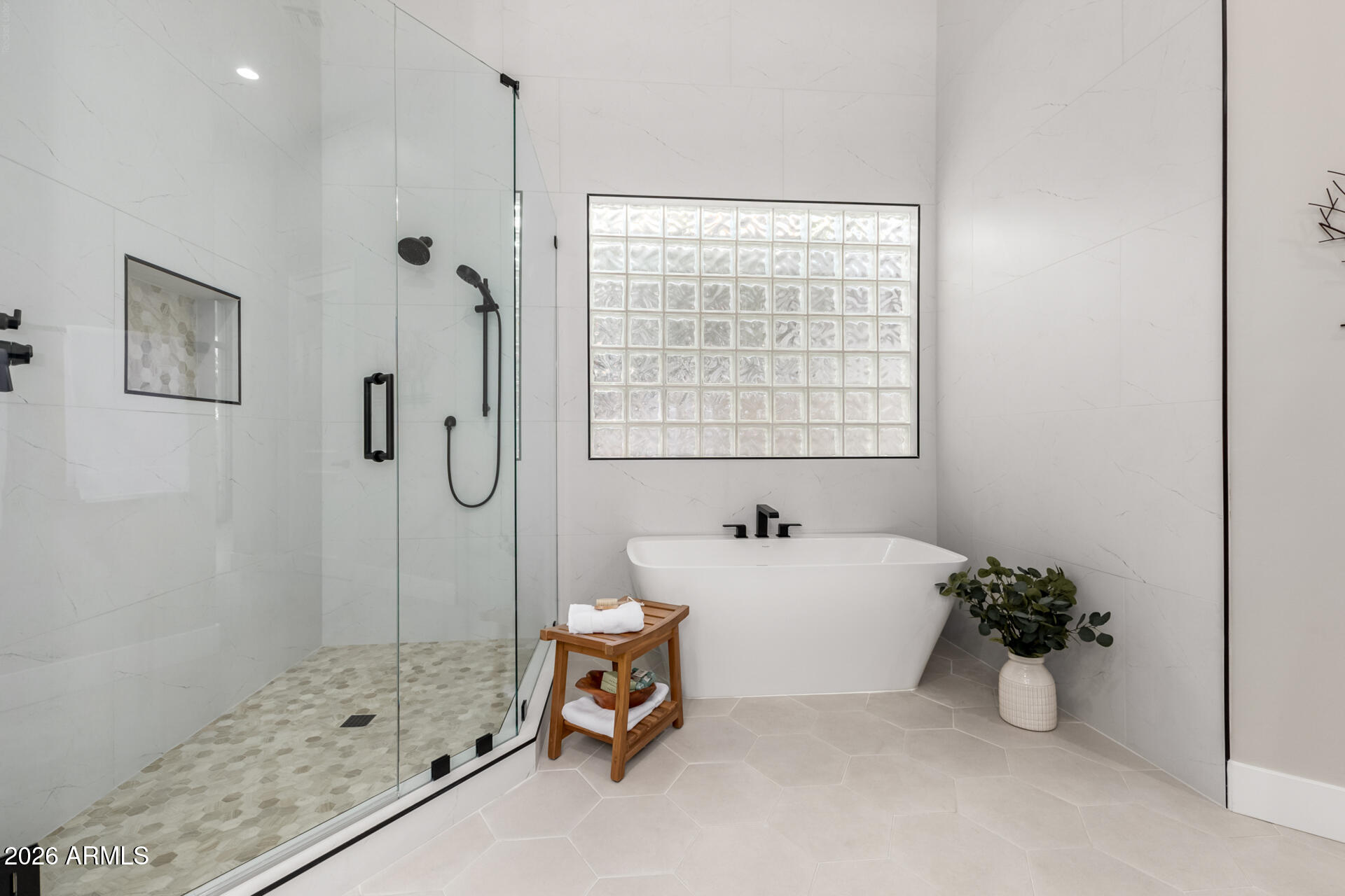 103 West Vista Avenue Phoenix, AZ 85021 - Photo 21 of 43 a bathroom with a bathtub and a shower