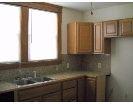28 Ionia Street Springfield, MA 01109 - Photo 2 of 5 Gallery Image 2