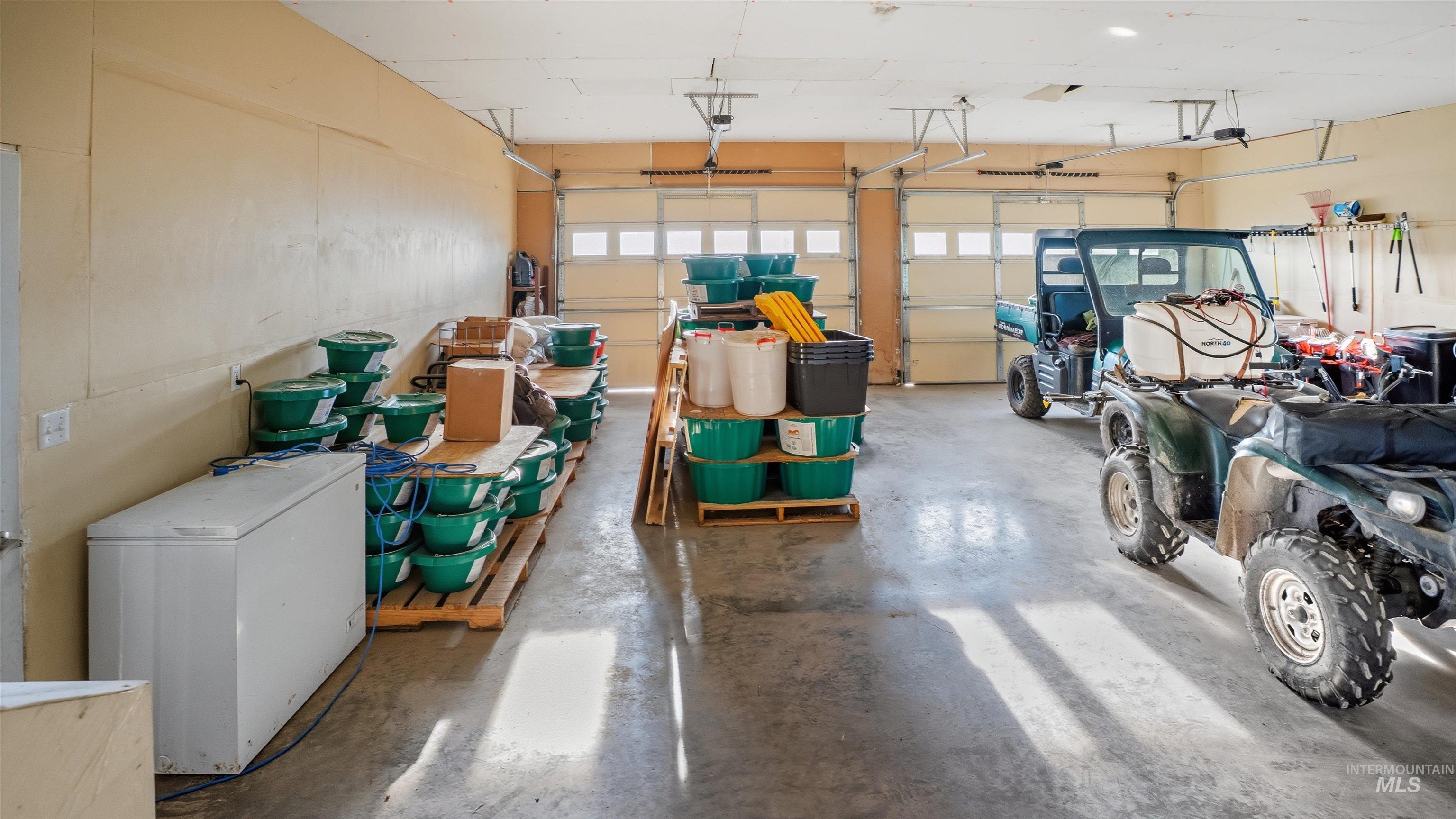 19397 Cloverland Road Asotin, WA 99402 - Photo 24 of 35 View of garage