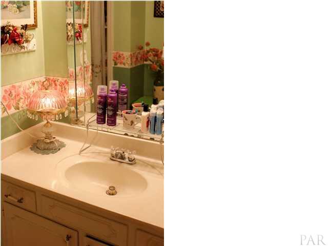 949 Green Hills Road Cantonment, FL 32533 - Photo 18 of 25 Gallery Image 18
