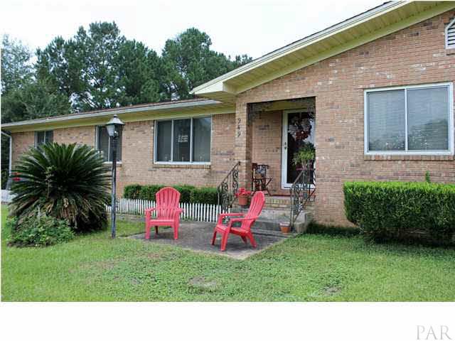 949 Green Hills Road Cantonment, FL 32533 - Photo 3 of 25 Gallery Image 3