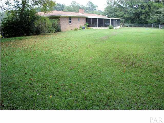 949 Green Hills Road Cantonment, FL 32533 - Photo 4 of 25 Gallery Image 4