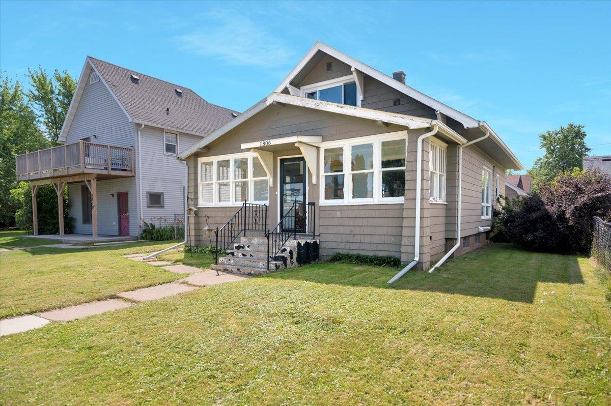 1806 East 4th Street Superior, WI 54880 - Photo 3 of 34