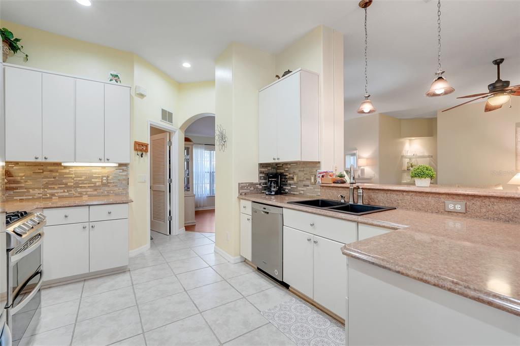 5304 Fantasy Way Leesburg, FL 34748 - Photo 19 of 48