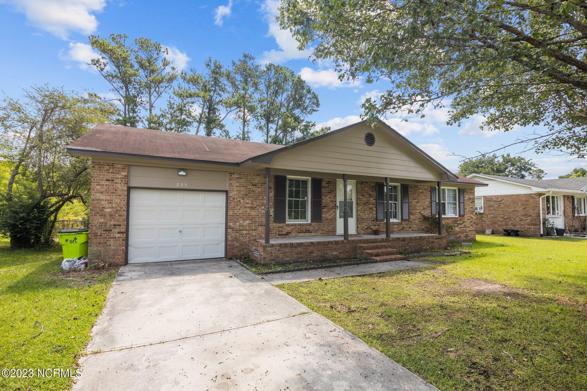 205 Wildwood Road Havelock, NC 28532 - Photo 2 of 25 front of house