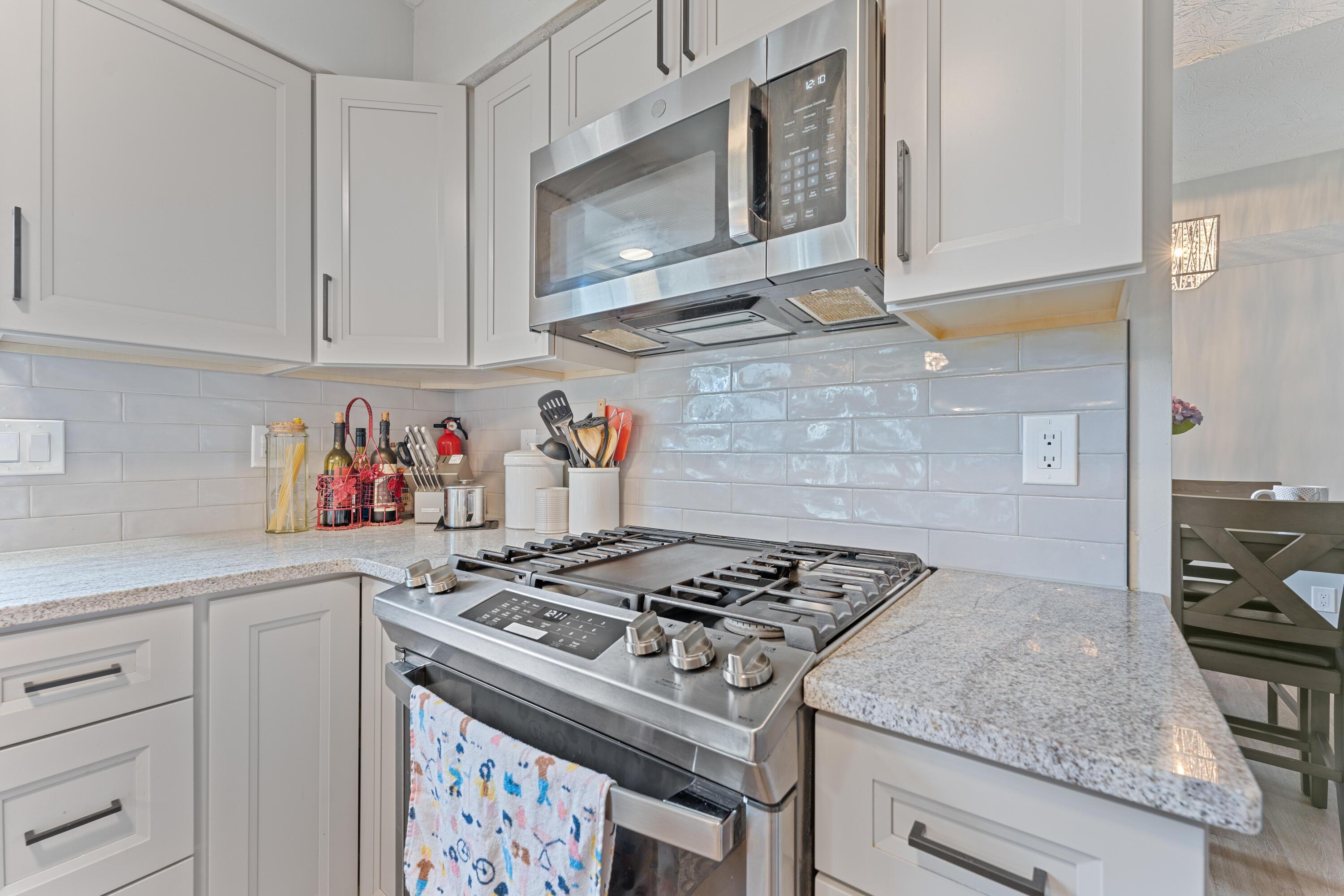 2790 Raphael Drive Columbus, OH 43232 - Photo 37 of 57 kitchen2
