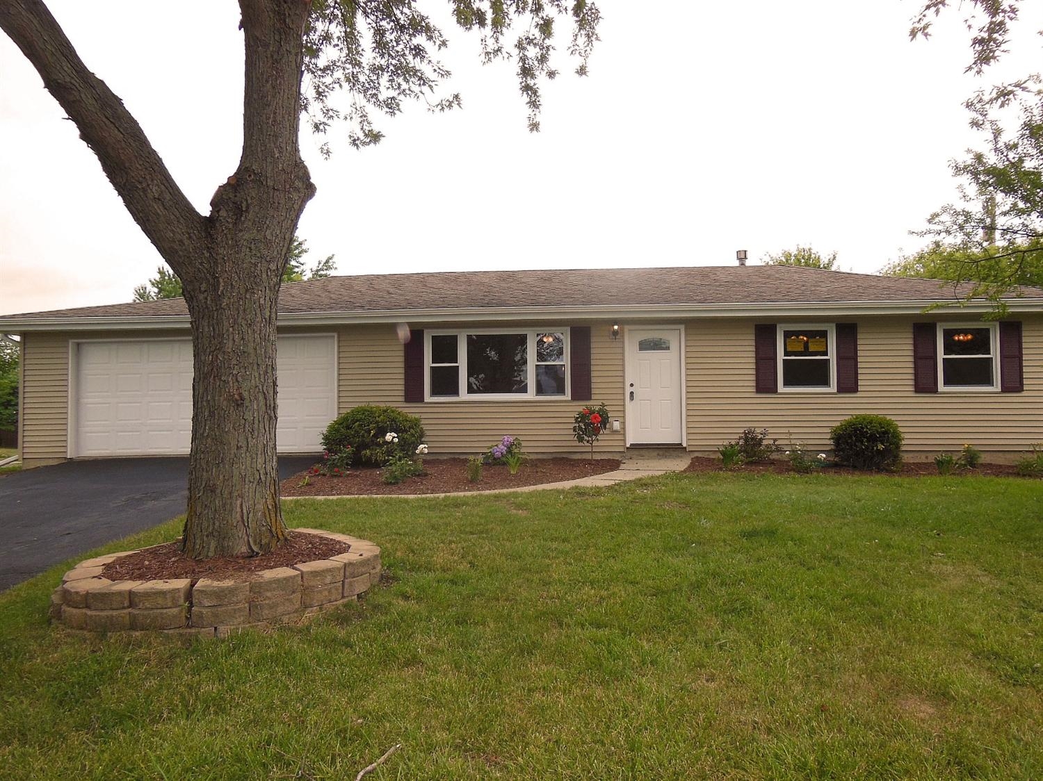 429 Norfolk Road Valparaiso, IN 46385 - Photo 1 of 10 1500x1124