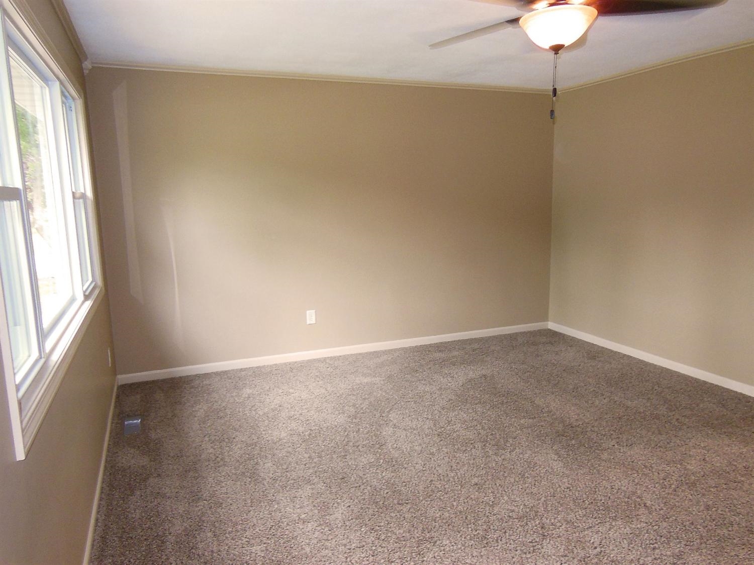 429 Norfolk Road Valparaiso, IN 46385 - Photo 5 of 10 1500x1124