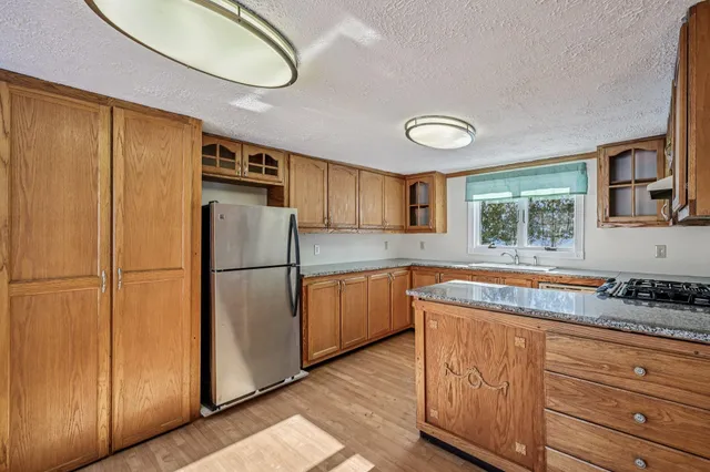 $450,000 | 23 Sandown Road, Fremont, NH 03044