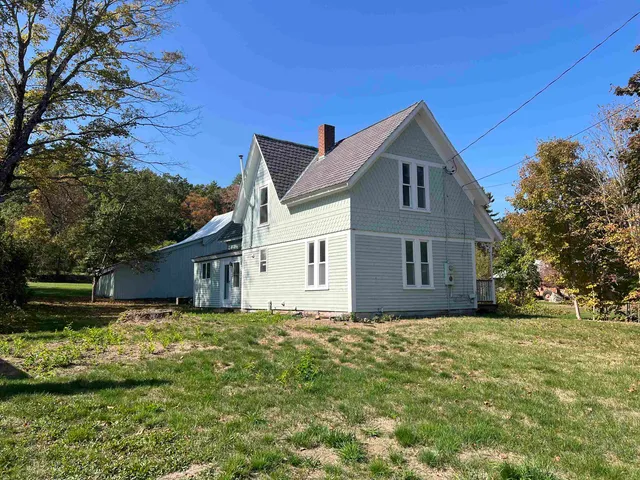 $450,000 | 23 Sandown Road, Fremont, NH 03044