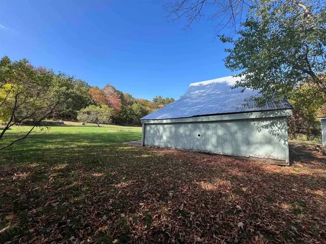 $450,000 | 23 Sandown Road, Fremont, NH 03044