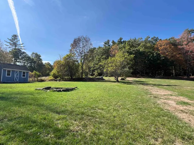 $450,000 | 23 Sandown Road, Fremont, NH 03044