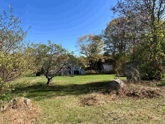$450,000 | 23 Sandown Road, Fremont, NH 03044
