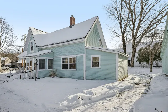 $450,000 | 23 Sandown Road, Fremont, NH 03044