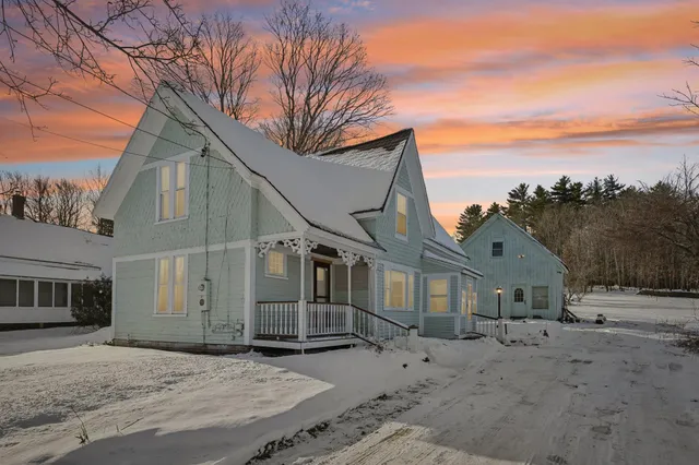 $450,000 | 23 Sandown Road, Fremont, NH 03044