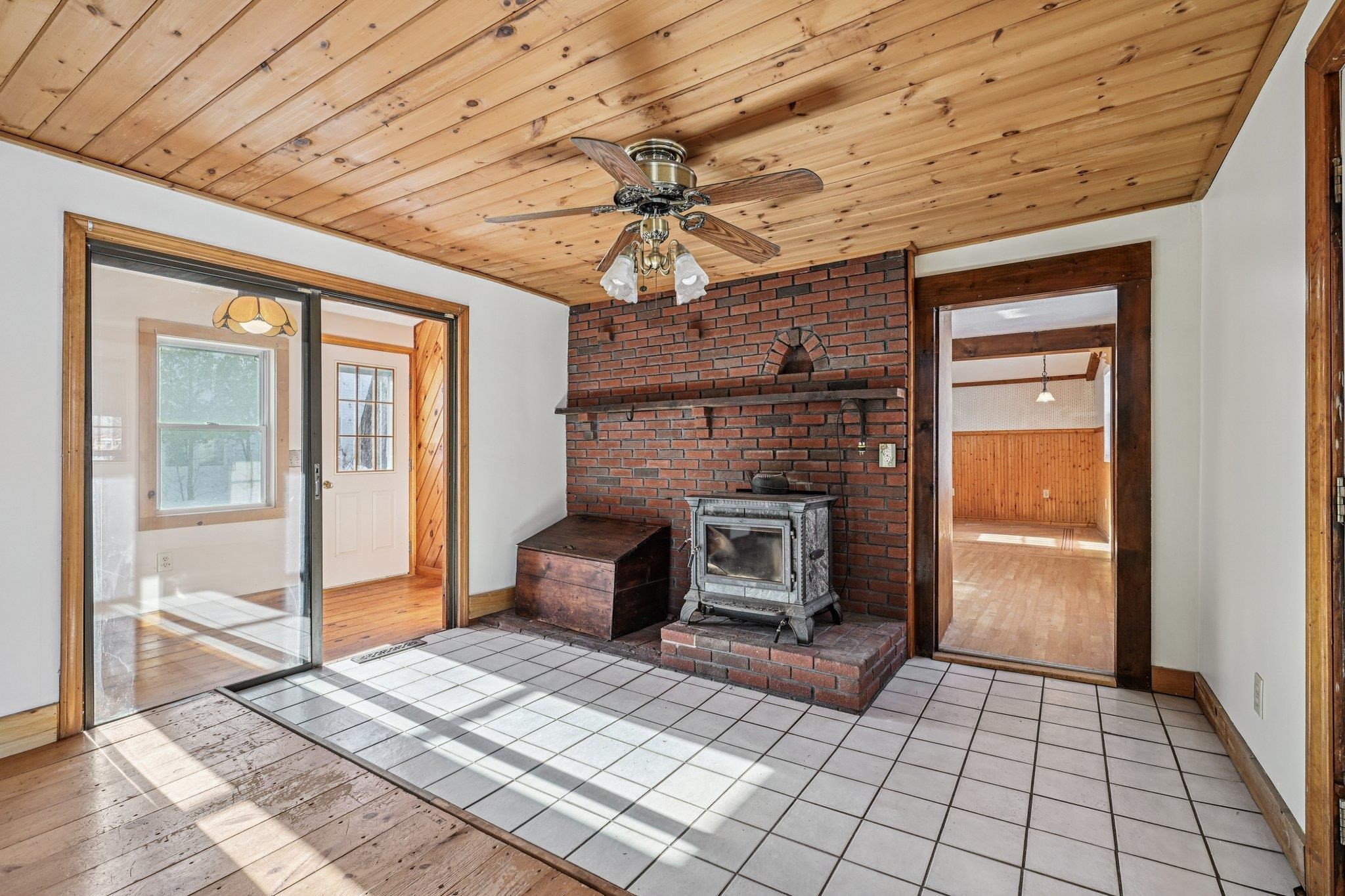 23 Sandown Road Fremont, NH 03044 - Photo 5 of 49 Gallery Image 5